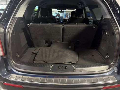Used 2022 Ford Explorer Limited w/ Limited Technology Package AWD/4WD image 33