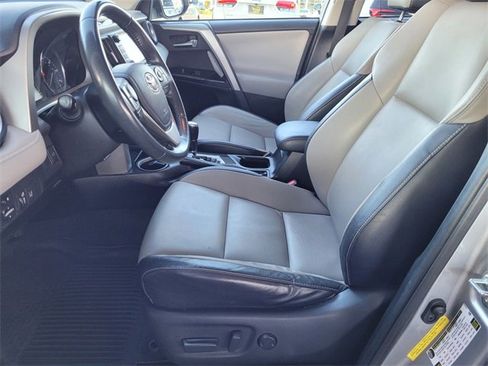 Used 2016 Toyota RAV4 Limited image 15