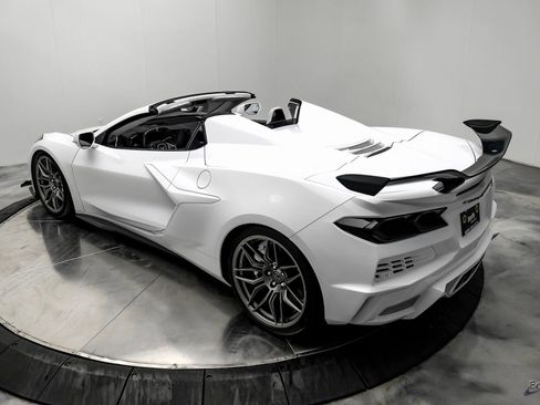 Used 2025 Chevrolet Corvette Z06 w/ Z07 Performance Package image 13