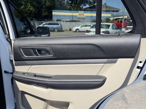 Used 2018 Ford Explorer XLT w/ Equipment Group 202A image 18