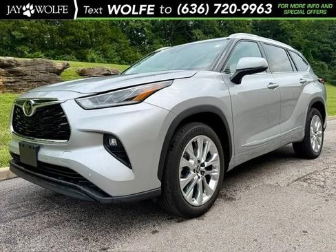 Used 2023 Toyota Highlander Limited FWD image 1