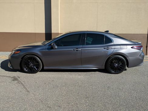 Used 2022 Toyota Camry XSE image 7