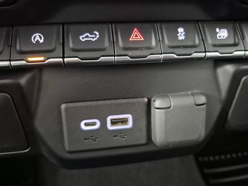 Used 2022 Chevrolet Silverado 1500 LT image 23