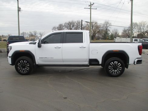 Used 2024 GMC Sierra 2500 Denali Ultimate image 10