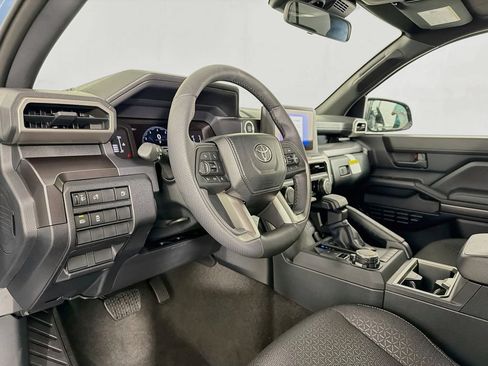 New 2026 Toyota 4Runner SR5 AWD/4WD image 13