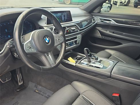 Used 2022 BMW 750i xDrive w/ Executive Package AWD/4WD image 16