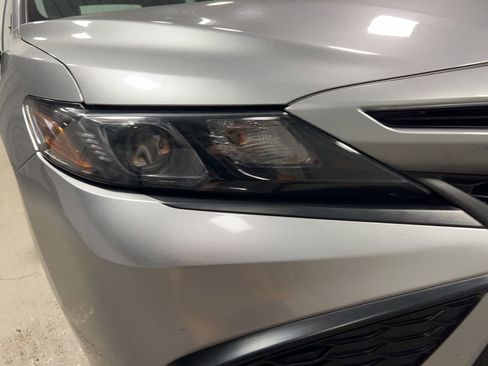 Used 2024 Toyota Camry SE image 32