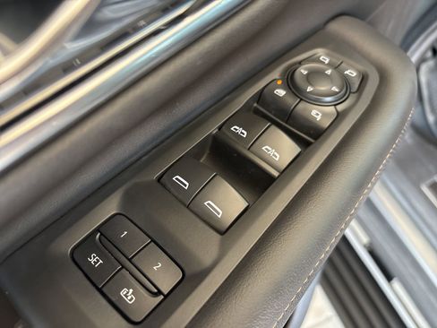 Used 2021 GMC Yukon AT4 w/ Technology Package image 12