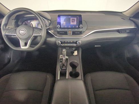 Used 2025 Nissan Altima 2.5 SV FWD image 16