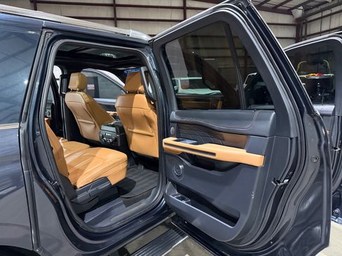 Used 2022 Ford Expedition Max Platinum AWD/4WD image 22