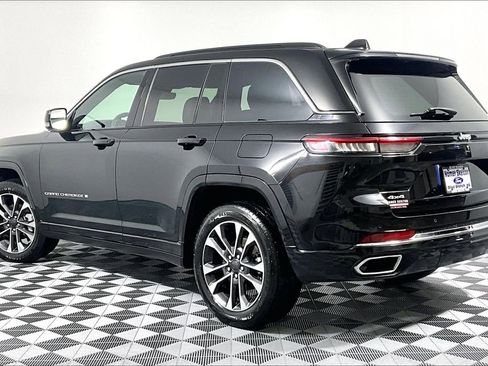 Used 2024 Jeep Grand Cherokee Overland AWD/4WD image 11