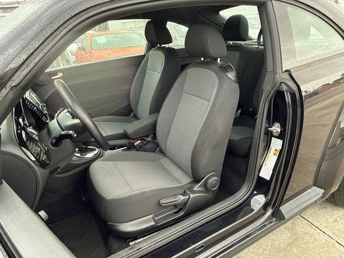 Used 2017 Volkswagen Beetle 1.8T S image 11