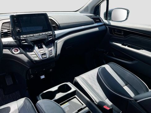 Used 2023 Honda Odyssey Elite image 25