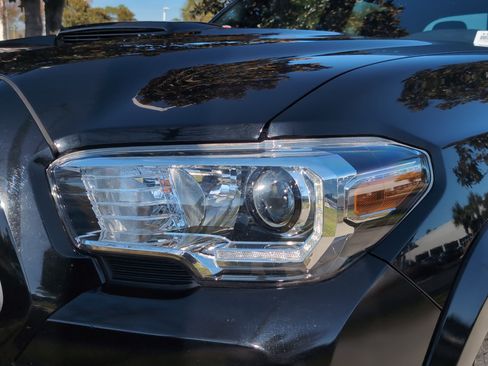 Certified 2023 Toyota Tacoma TRD Sport image 6