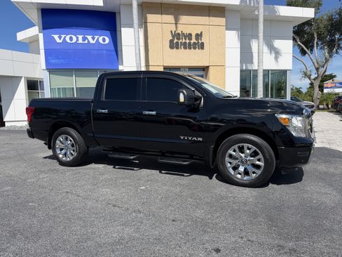 Used 2023 Nissan Titan SV w/ SV Convenience Package AWD/4WD image 1