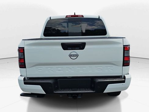 Used 2025 Nissan Frontier SV RWD image 5