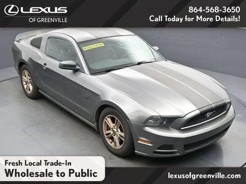 Used 2014 Ford Mustang Coupe RWD image 18