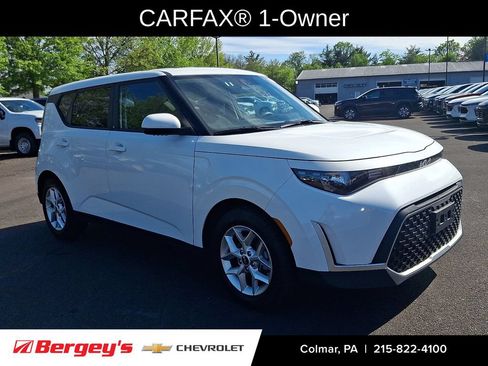Used 2023 Kia Soul LX w/ Option Group 015 FWD image 3