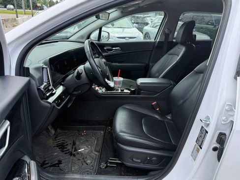 Certified 2024 Kia Sportage EX FWD image 9