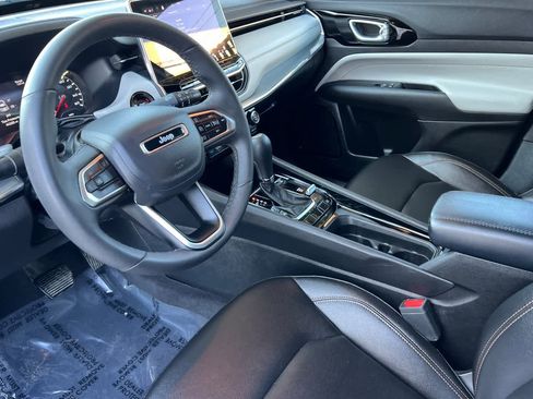 Used 2024 Jeep Compass Limited image 12