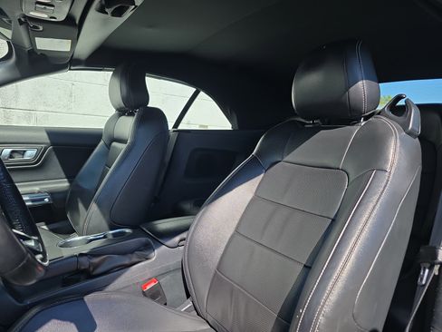 Used 2022 Ford Mustang Premium image 11