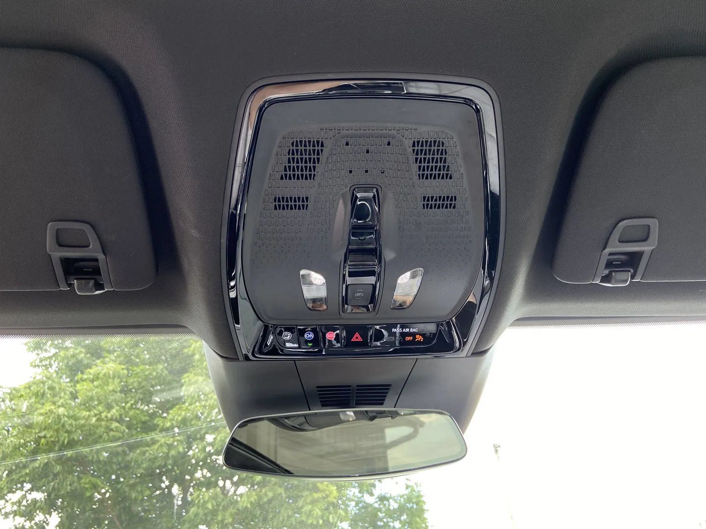 Used 2024 Cadillac Lyriq Luxury AWD/4WD image 19