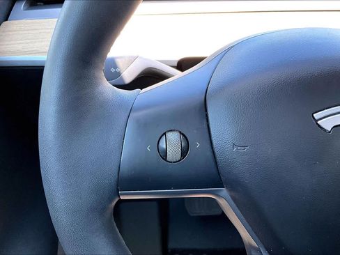 Used 2021 Tesla Model Y Long Range AWD/4WD image 20