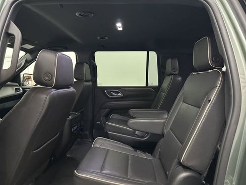 Used 2023 Chevrolet Suburban Premier image 45