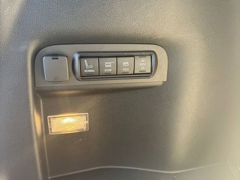 Used 2016 Ford Explorer Limited image 15