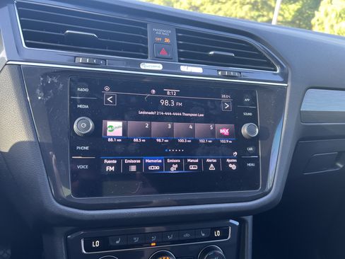 Used 2021 Volkswagen Tiguan SE FWD image 18