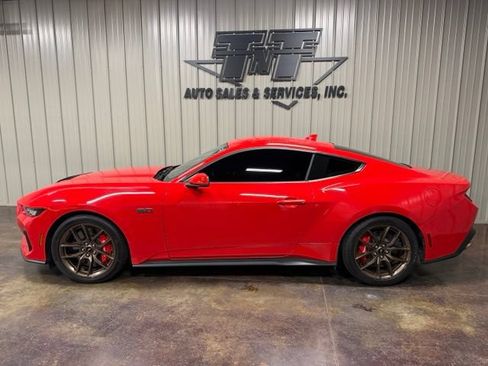 Used 2025 Ford Mustang GT Premium RWD image 3