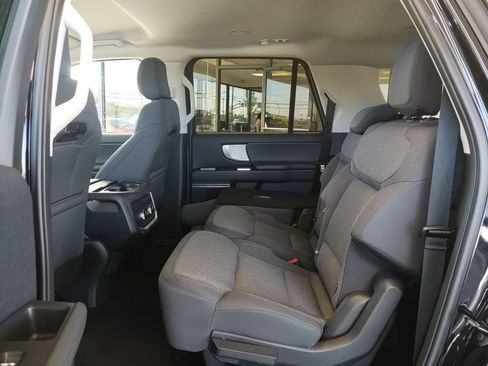 Used 2025 Ford Expedition Max Active AWD/4WD image 14