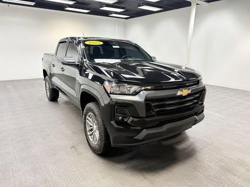 Used 2023 Chevrolet Colorado LT w/ LT Convenience Package image 7