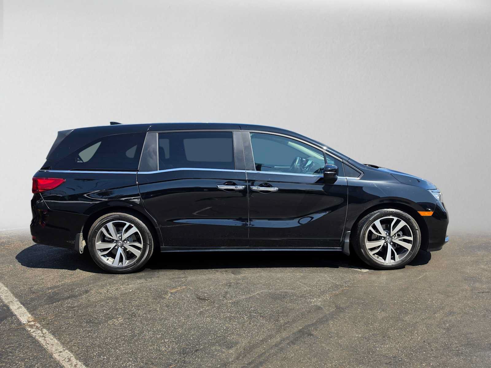 Used 2022 Honda Odyssey Touring image 2