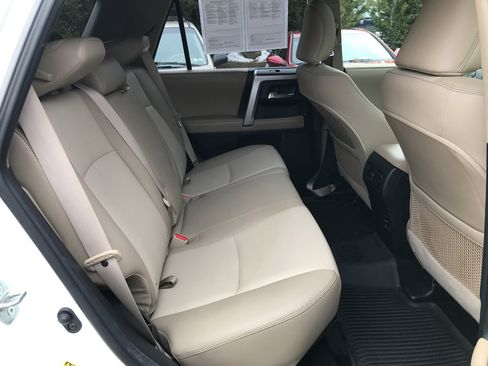 Used 2017 Toyota 4Runner SR5 Premium image 28