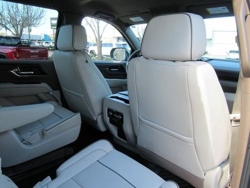 Used 2025 GMC Yukon Denali image 30