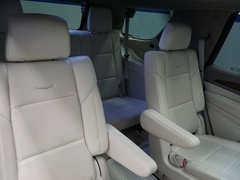 Used 2024 Cadillac Escalade Sport Platinum w/ LPO, ONYX Package image 19