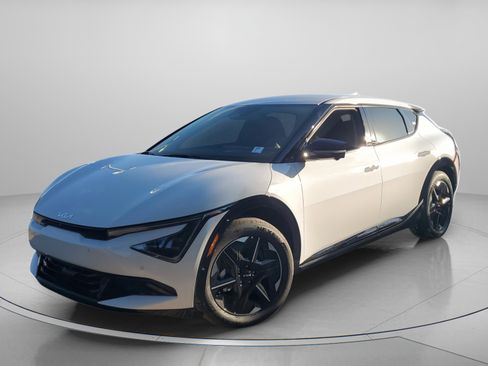 New 2025 Kia EV6 Wind image 2
