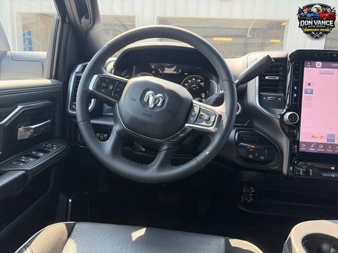 Used 2026 RAM 2500 Laramie AWD/4WD image 13