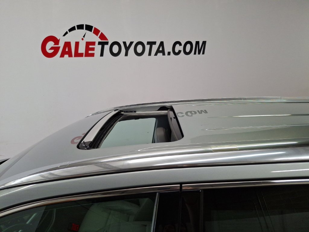 Used 2019 Toyota Highlander XLE AWD/4WD image 8
