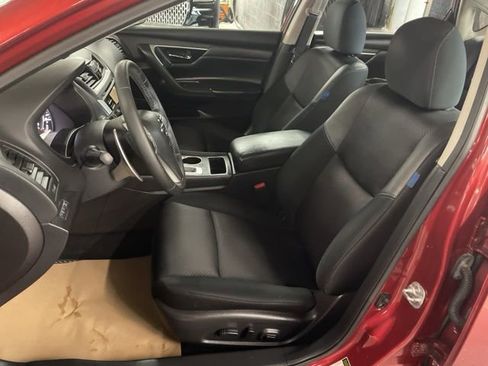 Used 2016 Nissan Altima 2.5 SR image 12