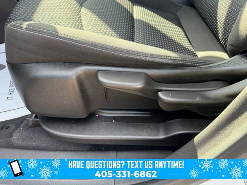 Used 2022 GMC Terrain SLE image 25