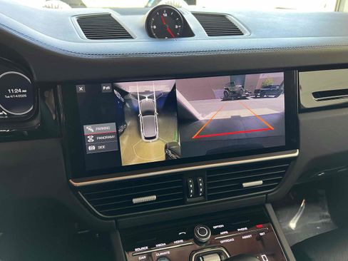 Used 2019 Porsche Cayenne S image 8