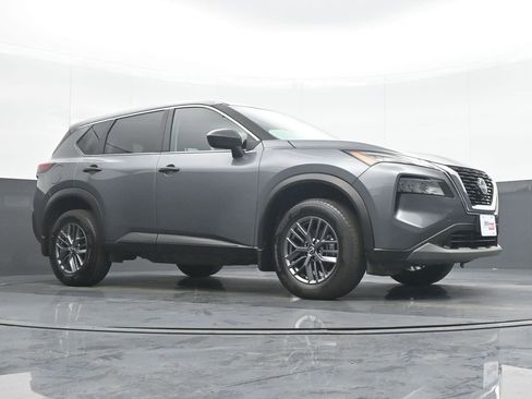 Used 2023 Nissan Rogue S image 32