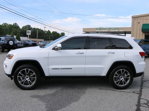 Used 2020 Jeep Grand Cherokee Limited w/ Luxury Group II RWD image 2