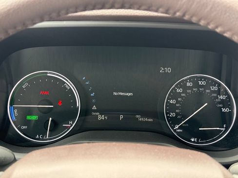 Used 2024 Toyota Sienna Platinum AWD/4WD image 10