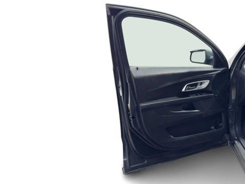 Used 2017 Chevrolet Equinox LT w/ Convenience Package image 10