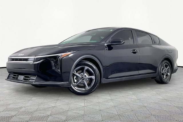 Certified 2026 Kia K4 FWD image 1