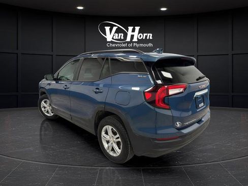 Used 2024 GMC Terrain SLE w/ Driver Convenience Package image 5