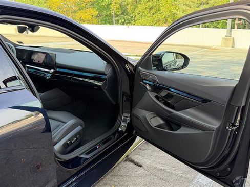 Used 2026 BMW M5 w/ Executive Package AWD/4WD image 48